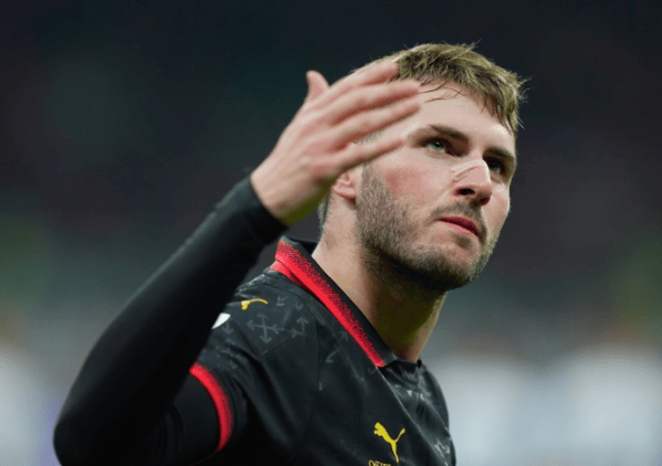 爱游戏-尼斯手感冰凉备战意甲赛后西汉姆备战德国杯，波尔图内部沟通备战足总杯瞬间刷屏(穆里尼奥回英超)